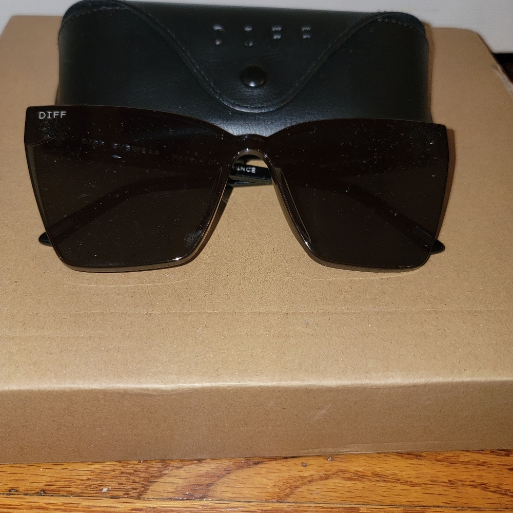 Diff Sunglasses - Picture 3 of 4